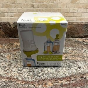 Kiinde Foodii Starter Kit - Squeeze Snack Filling and Feeding System